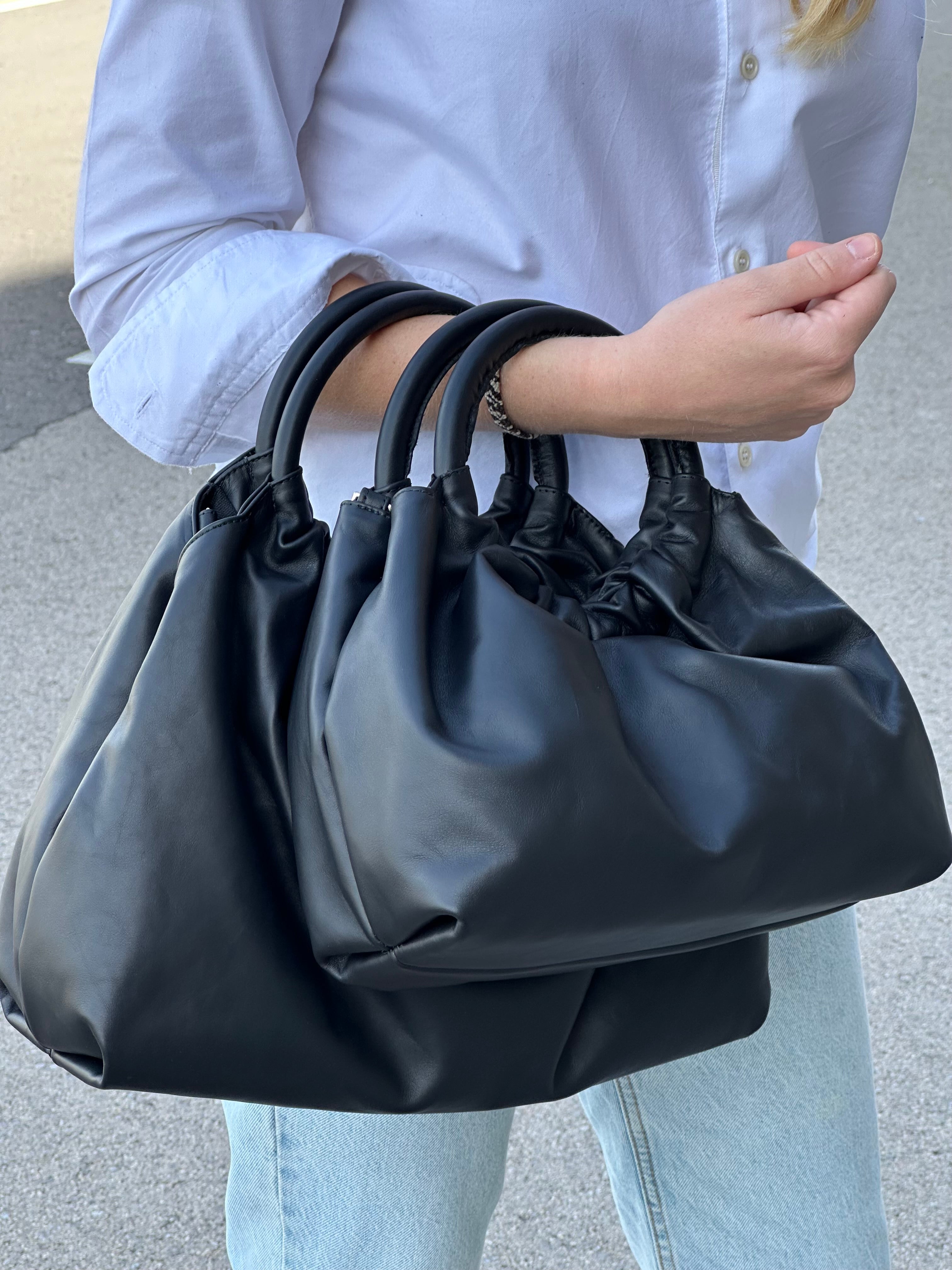 Bolso Fruncido Mediano Piel Negra