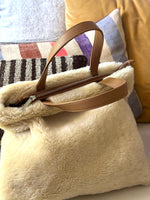 Cargar imagen en el visor de la galería, Bolso Cordero Beige
