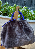 Cargar imagen en el visor de la galería, Bolso Fruncido Grande Piel de Cordero Gris
