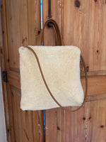 Cargar imagen en el visor de la galería, Bolso Milán Cordero Natural
