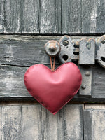 Cargar imagen en el visor de la galería, Corazón de Piel Burdeos
