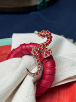 Cargar imagen en el visor de la galería, Servilleteros Piel Roja con Caballito de Mar (Pack de dos)
