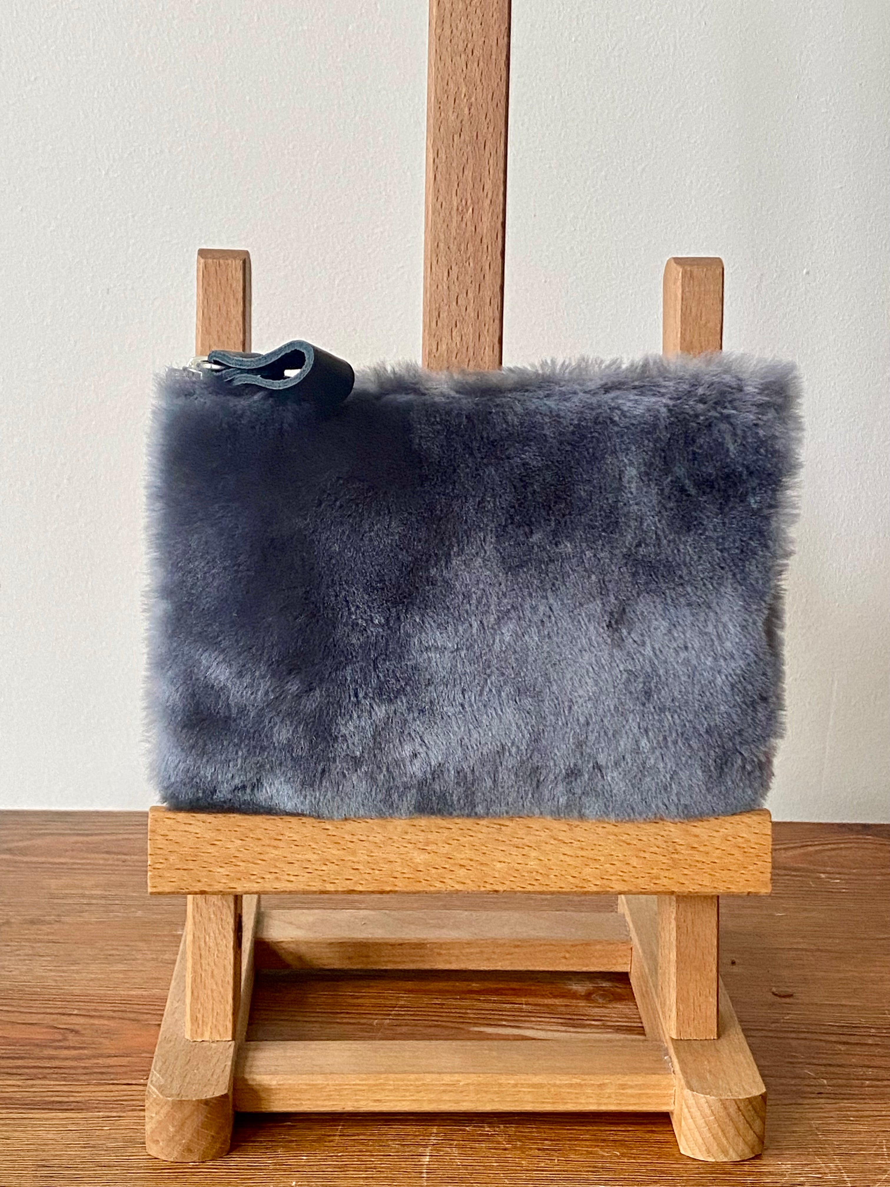 Monedero de Piel de Cordero Gris