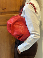 Cargar imagen en el visor de la galería, Cartera Plisada Grande Piel  Roja
