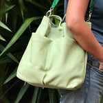 Cargar imagen en el visor de la galería, Bolso Copenhague Piel Verde

