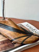 Cargar imagen en el visor de la galería, Horma de madera Piel Marrón
