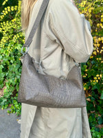 Cargar imagen en el visor de la galería, Bolso Florencia Piel Grabada Visón
