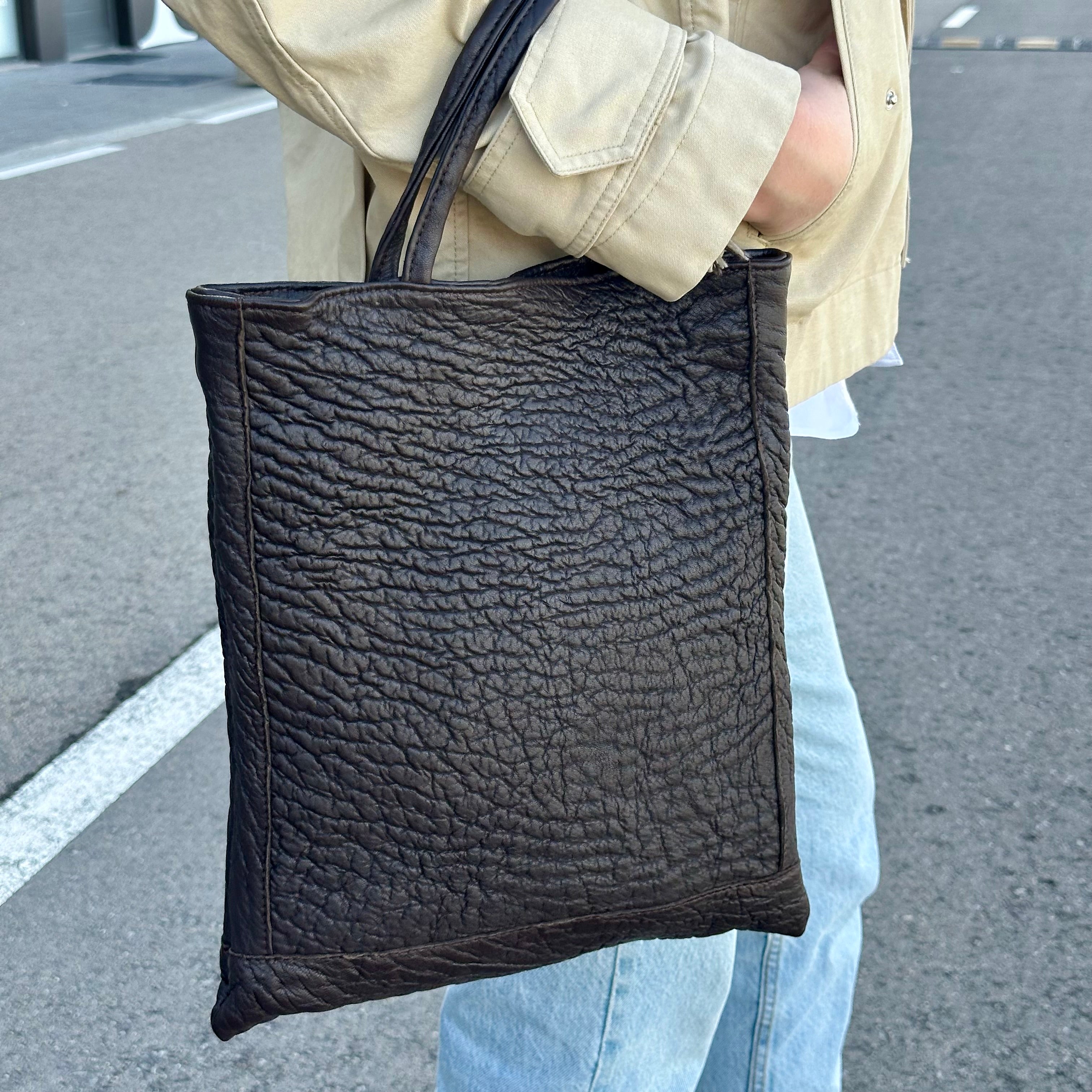 Bolso Marco Piel Grabada Marrón con Bandolera