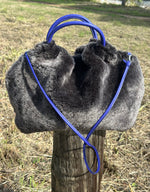 Cargar imagen en el visor de la galería, Bolso Fruncido Grande Piel de Cordero Gris
