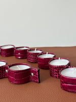 Cargar imagen en el visor de la galería, Portavelas Piel Magenta con 10 velas
