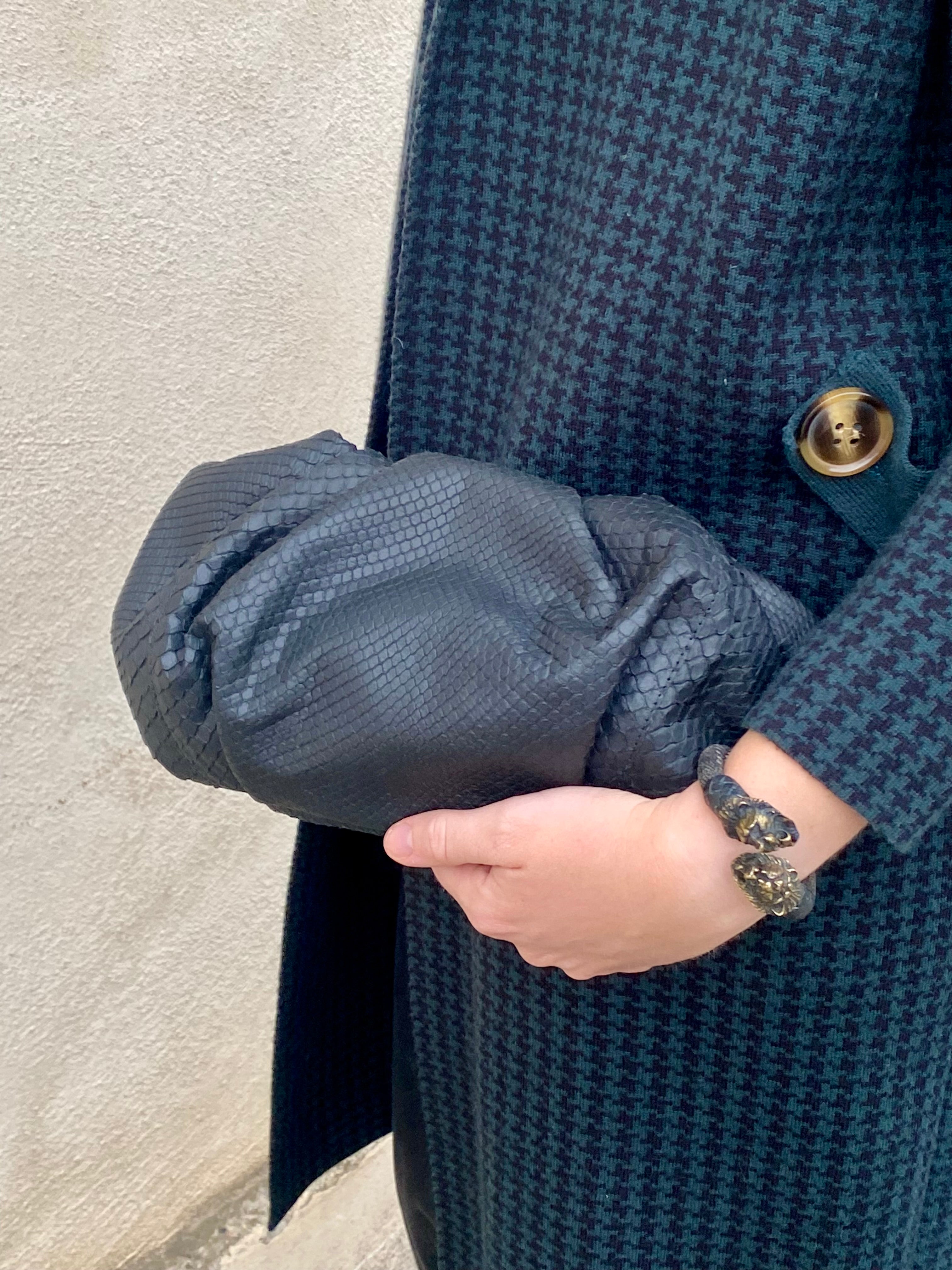 Cartera Plisada Mediana Pitón Negra