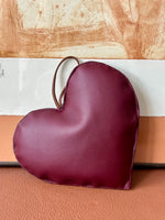 Cargar imagen en el visor de la galería, Corazón de Piel Burdeos
