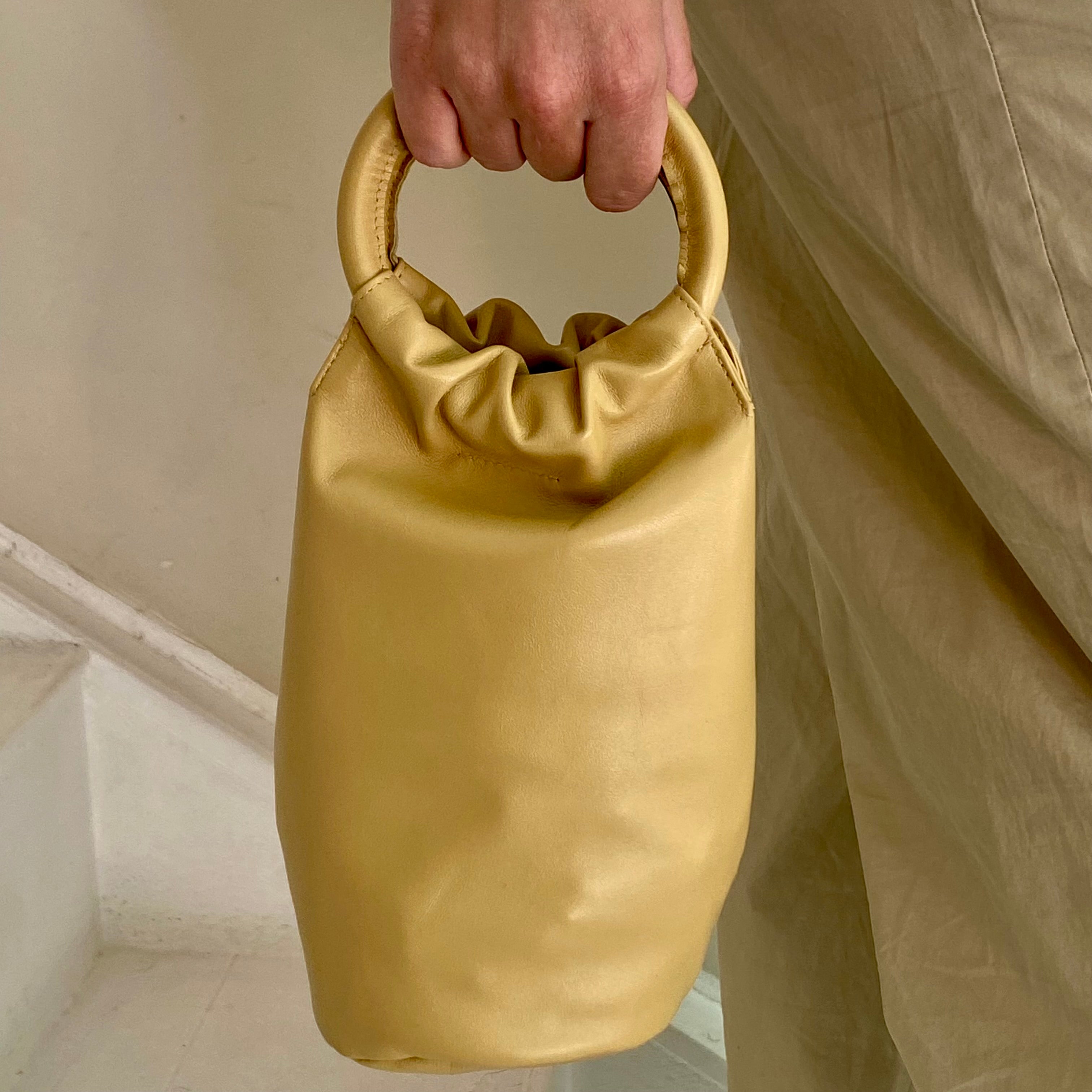 Bolsito de Mano de Piel Beige