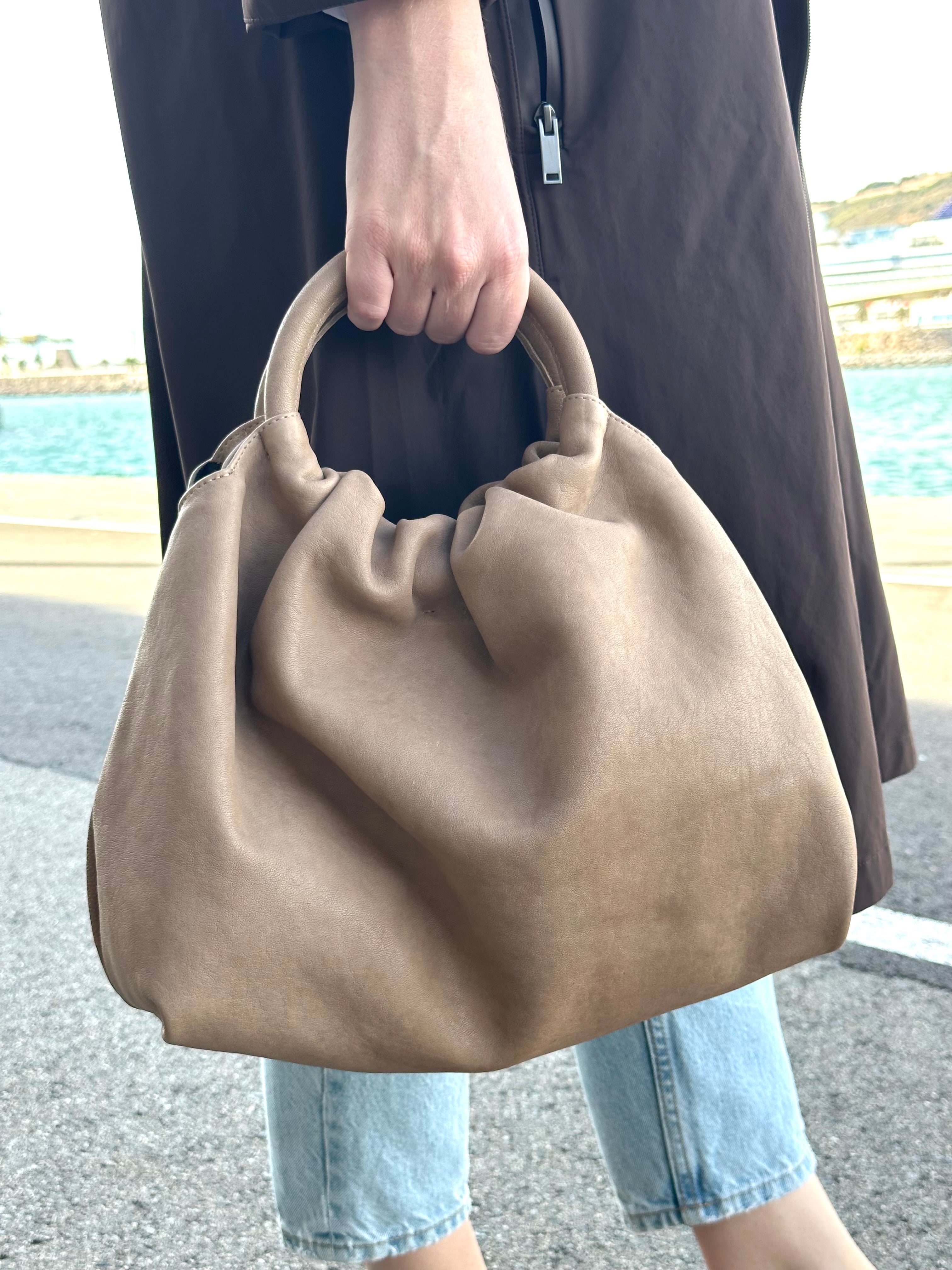 Bolso Fruncido Grande Piel Arena