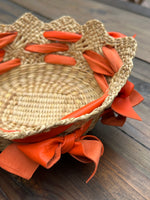 Cargar imagen en el visor de la galería, Cesta de Mimbre y Piel Naranja

