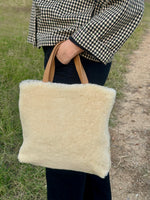 Cargar imagen en el visor de la galería, Bolso Milán Cordero Natural
