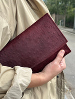 Cargar imagen en el visor de la galería, Cartera Cuadrada Potro Burdeos
