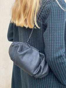 Cartera Plisada Mediana Pitón Negra