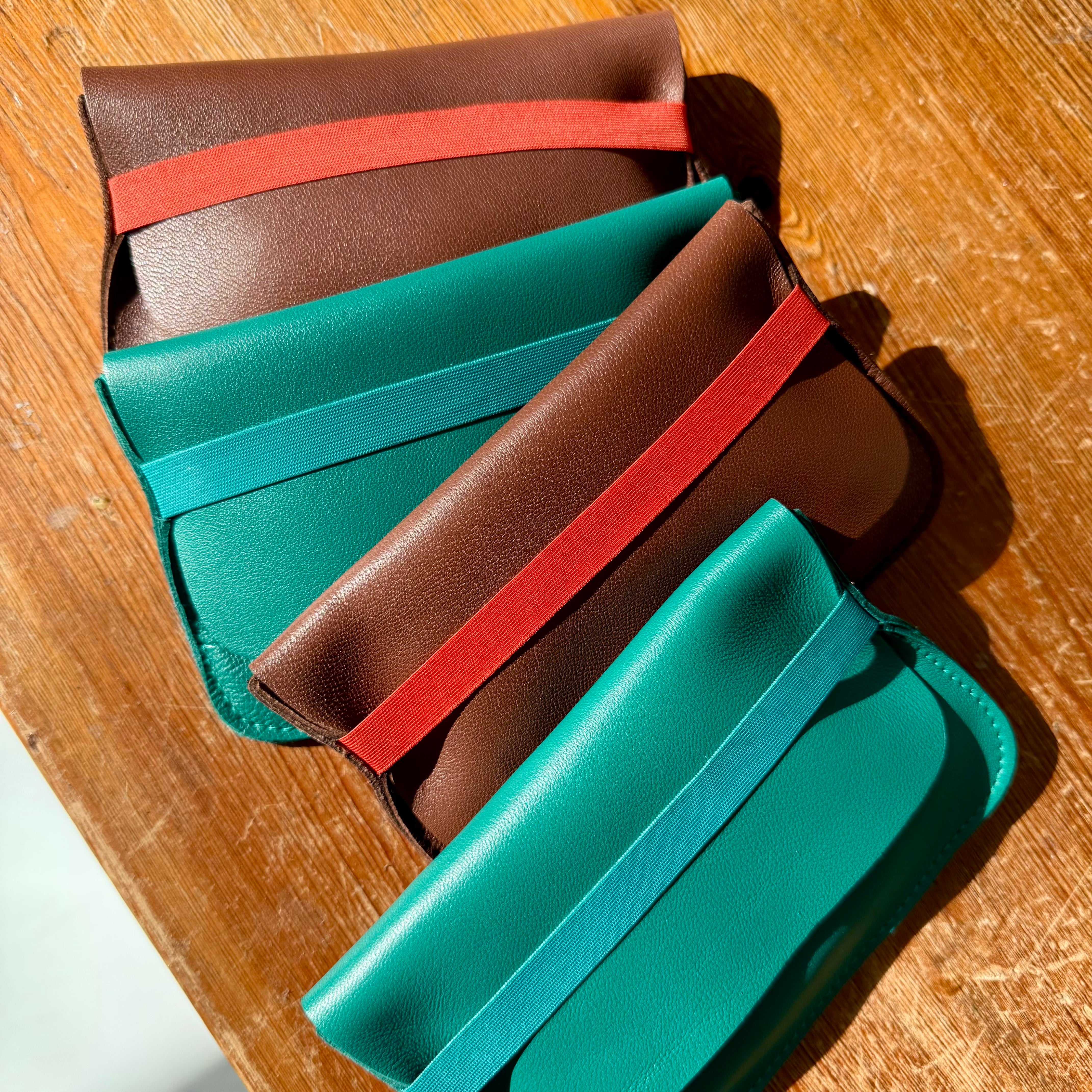 Mini Cartera de Piel Marrón