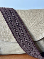 Cargar imagen en el visor de la galería, Asa Bandolera Goyesca Marrón
