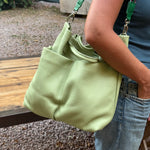 Cargar imagen en el visor de la galería, Bolso Copenhague Piel Verde
