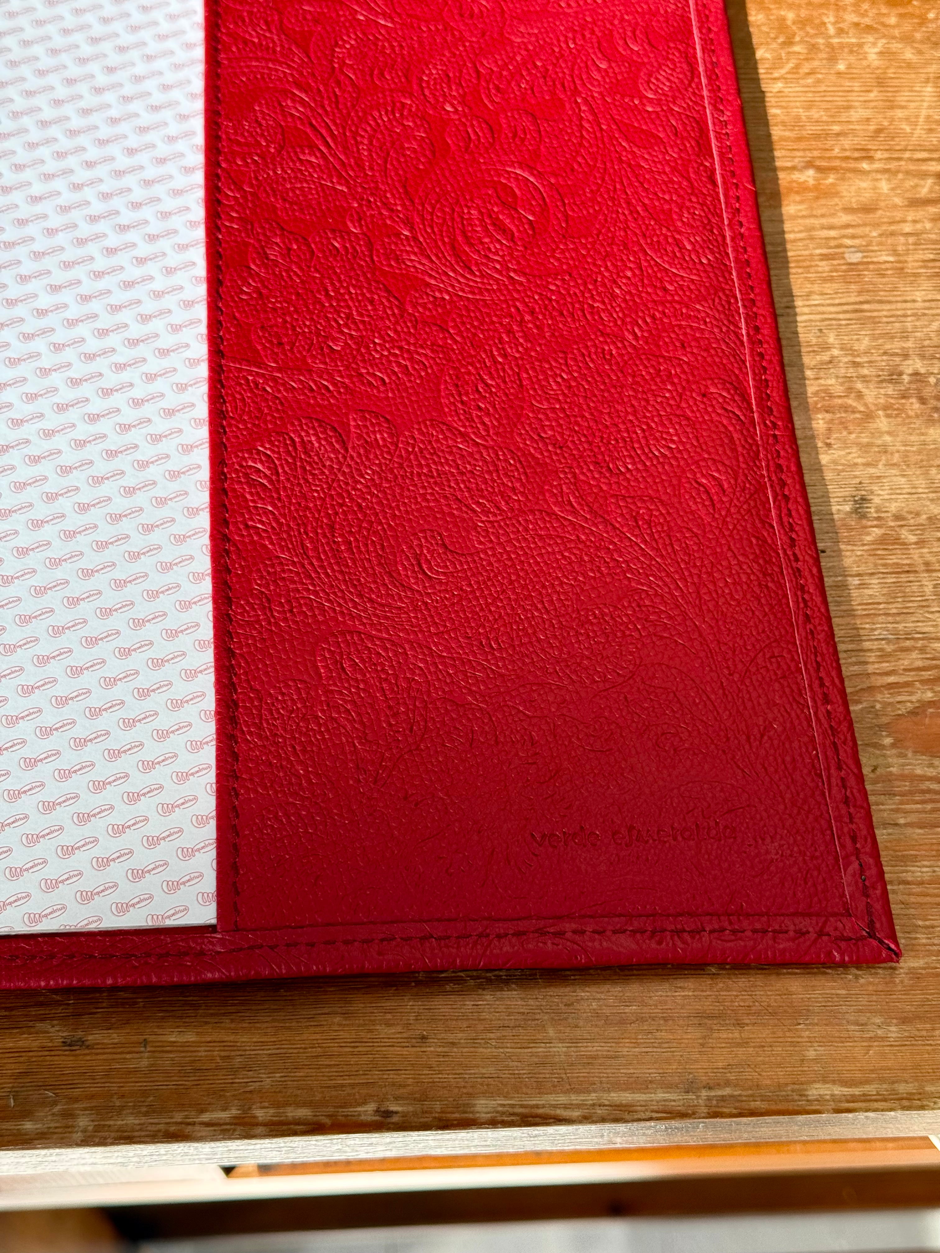 Libreta de Piel Grabada Roja