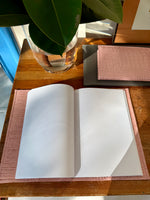 Cargar imagen en el visor de la galería, Libreta de Piel Coco Rosa
