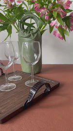 Cargar y reproducir el video en el visor de la galería, Bandeja Cuadrada Madera y Piel Burdeos
